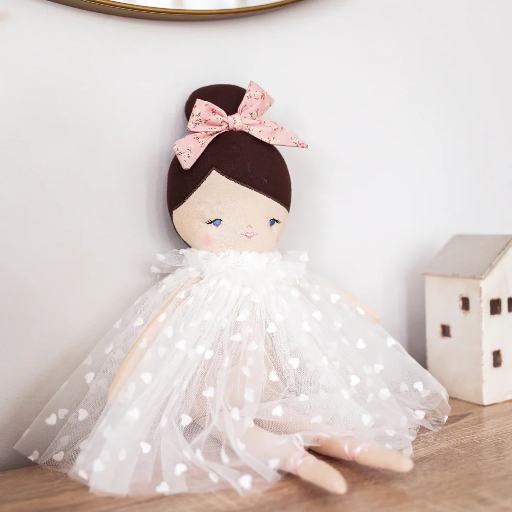 Mia Doll