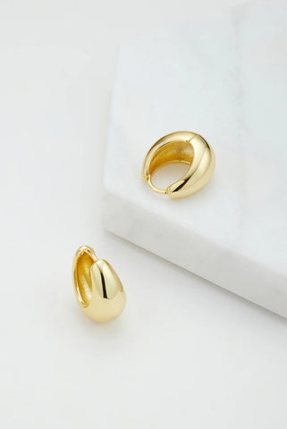 Ring of Pearl Studs
