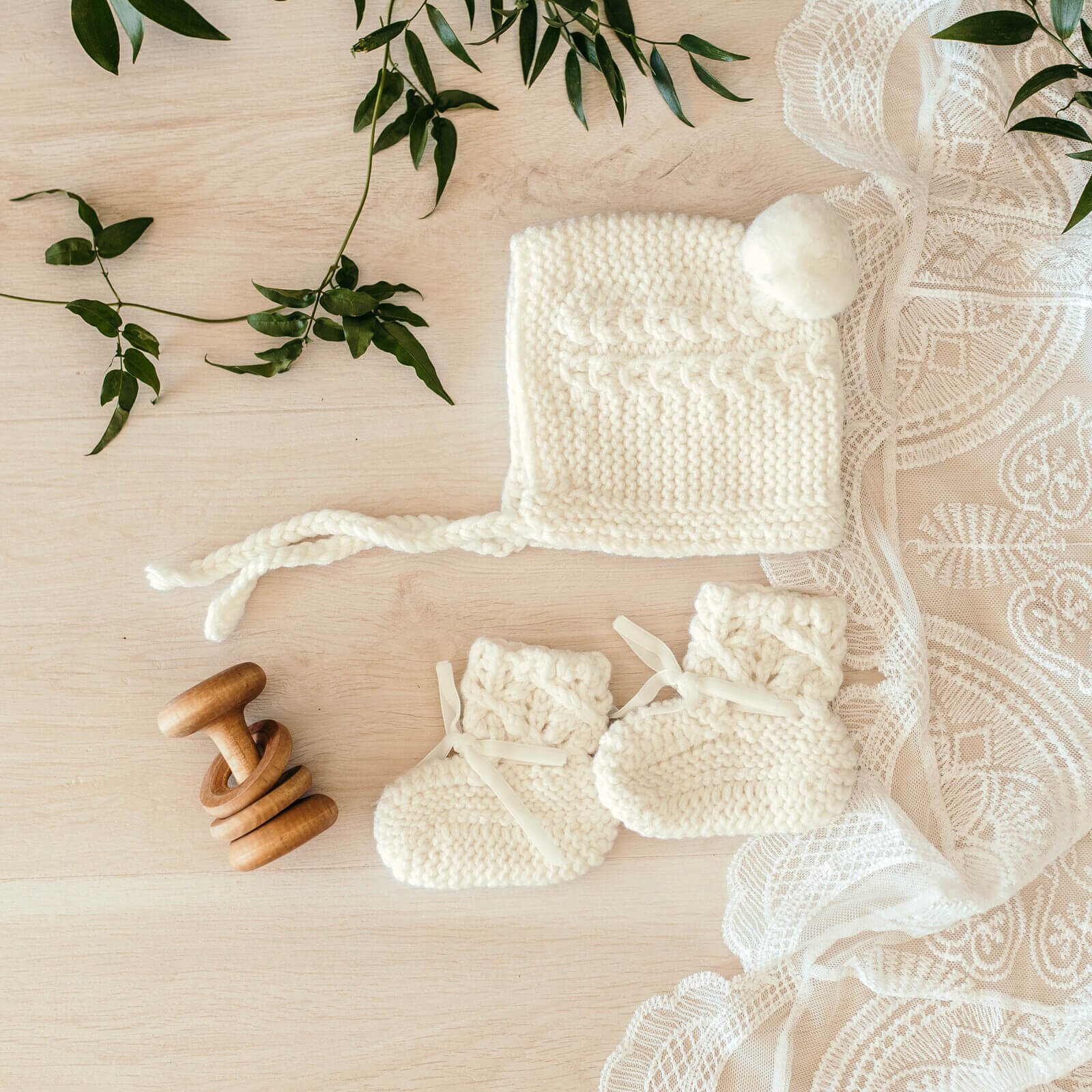 Bonnet Booties Set